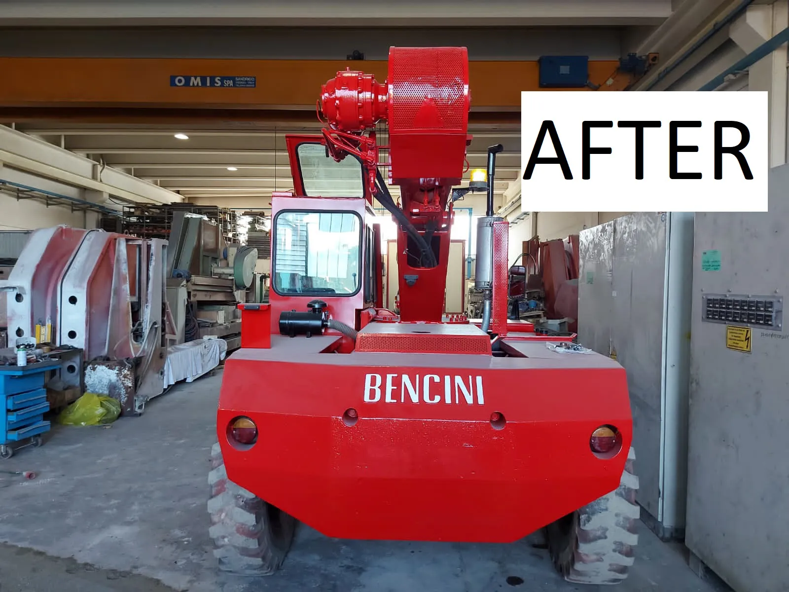 Front interior of the self-propelled crane Bencini - after