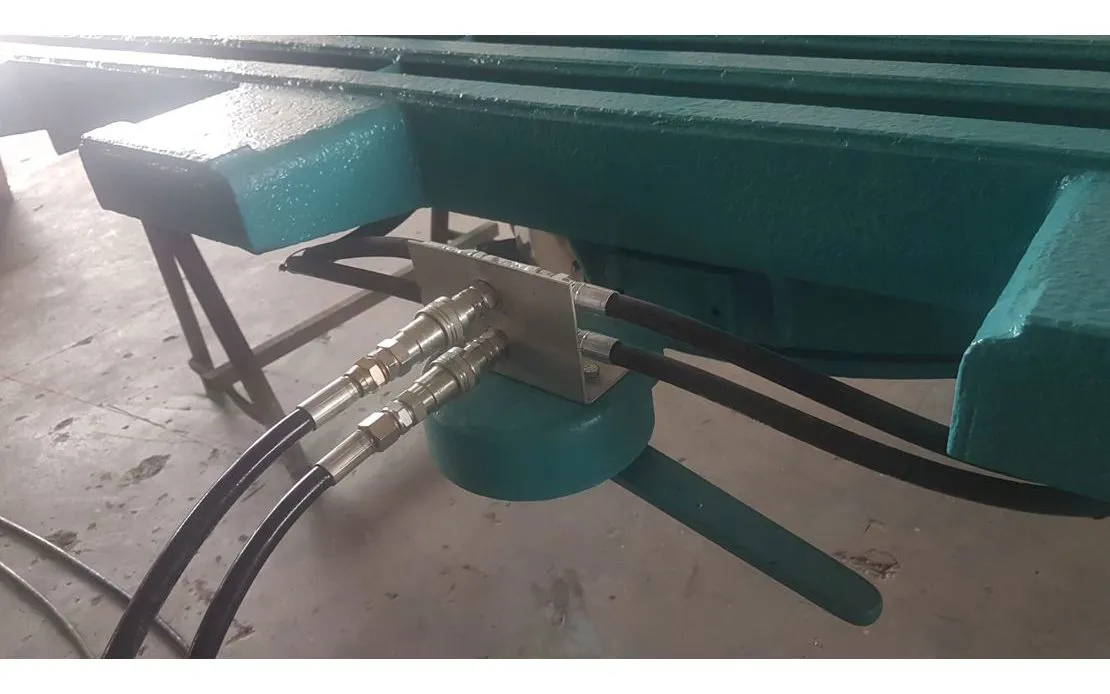 Construction of a tilting table for milling machine