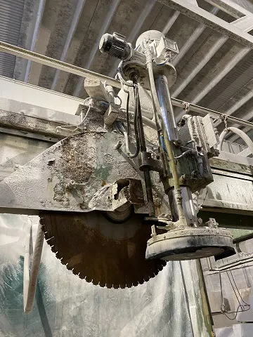Block cutter arena