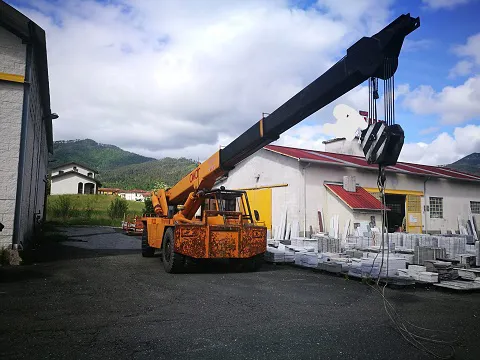 Mobile crane Omar