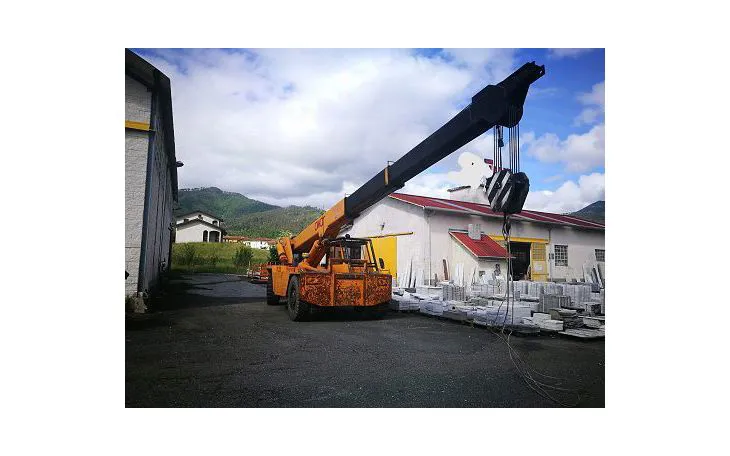 Mobile crane Omar