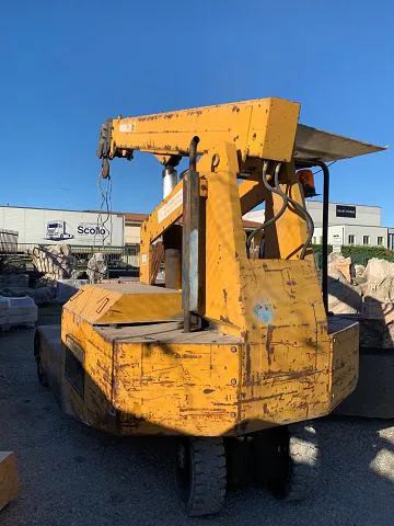 Mobile crane Manghi