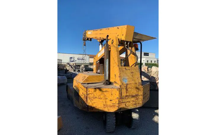 Mobile crane Manghi